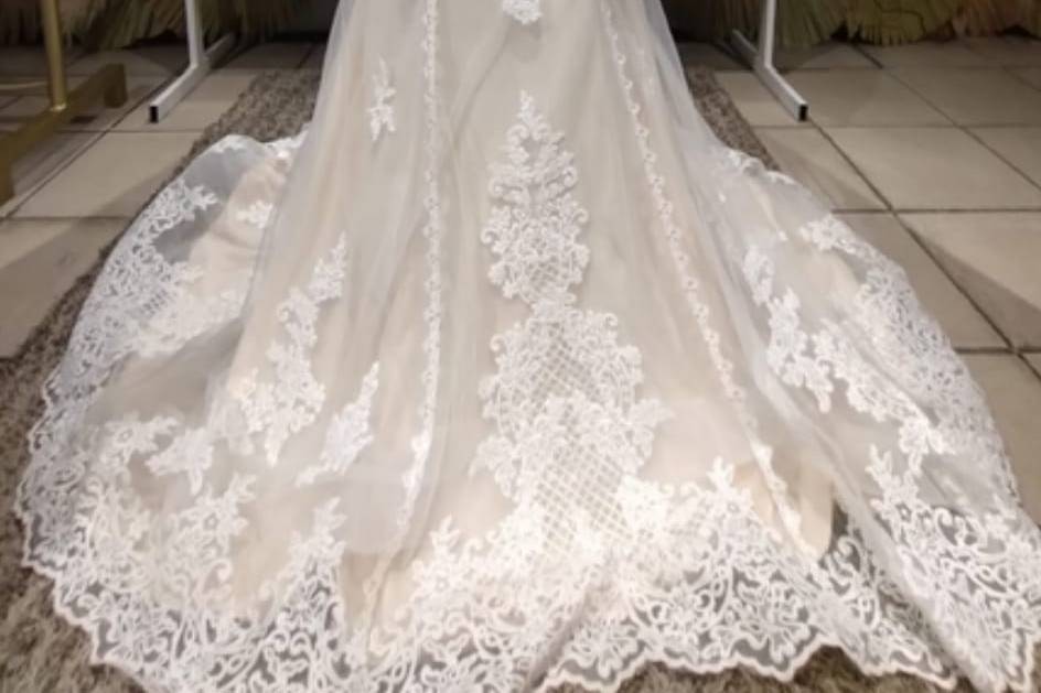 Vestido de novia estilo trompeta con encaje