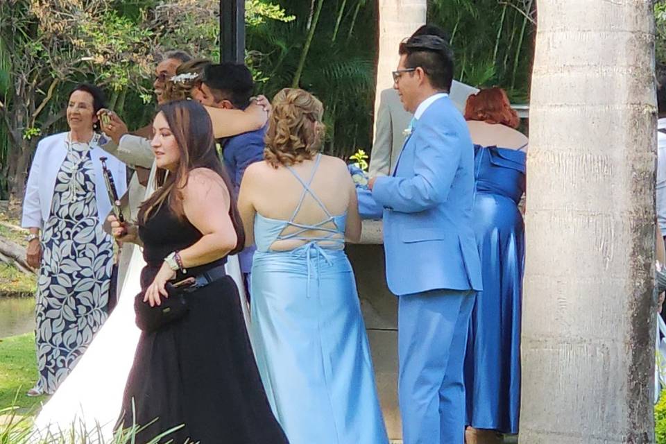 Cubriendo boda civil