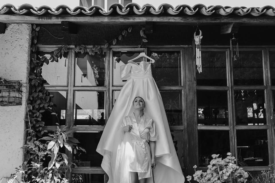 El vestido de sus suelos