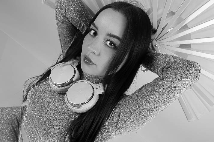 DJ LORETTA