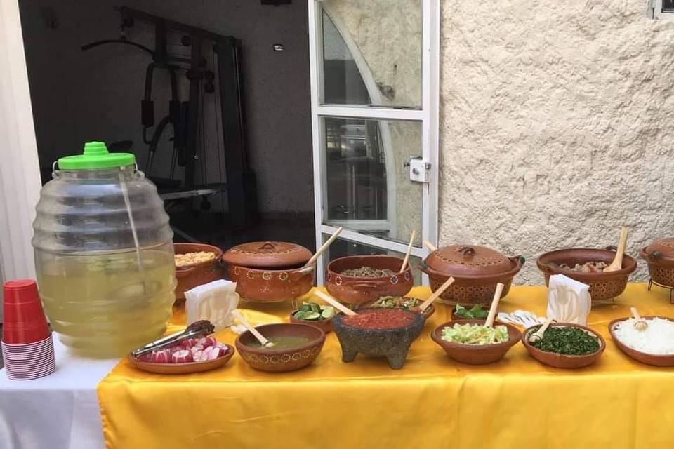 Cazuelas y aguas frescas