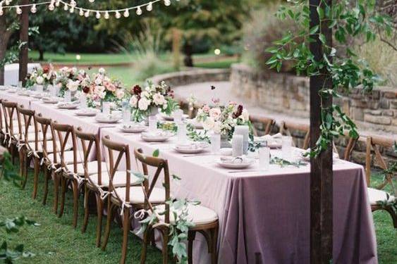 Bodas pequeñas en el bosque