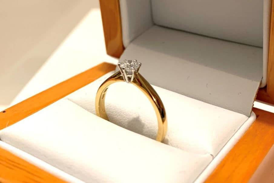 Anillo oro amarillo 14k