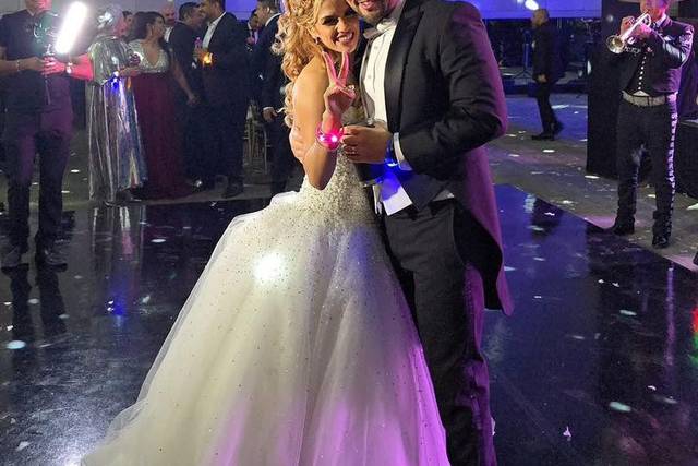 Novios felices
