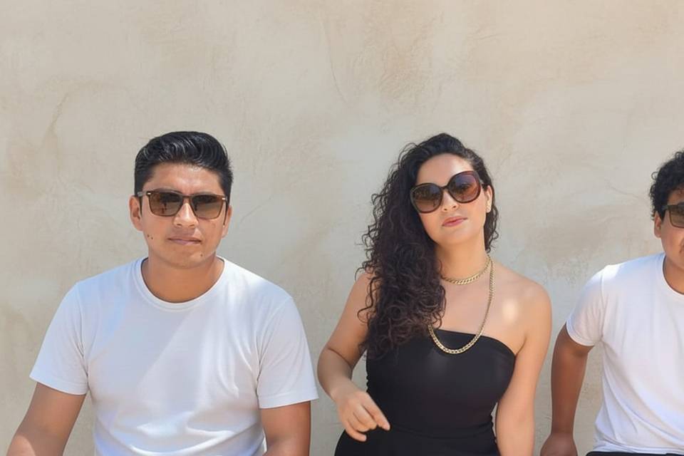 Cris, Thalia & Paco
