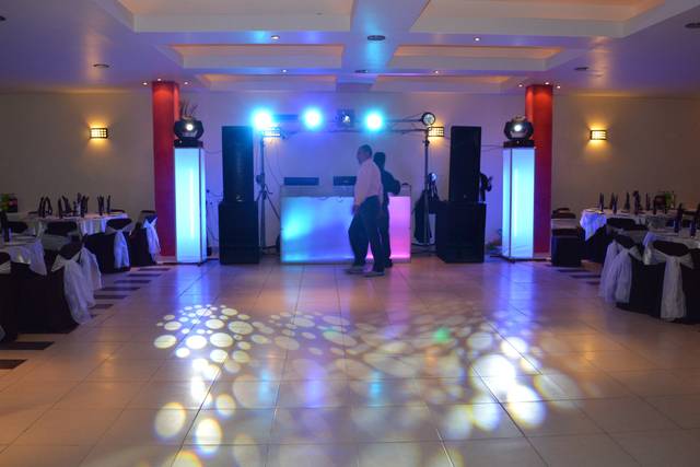 Esperando a los novios