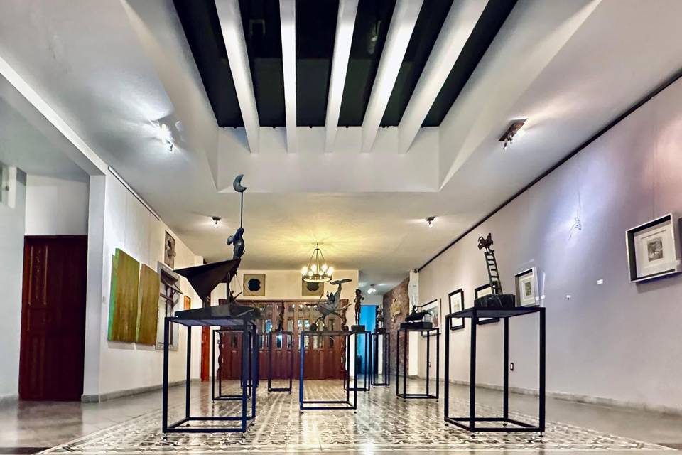 Esculturas, pinturas