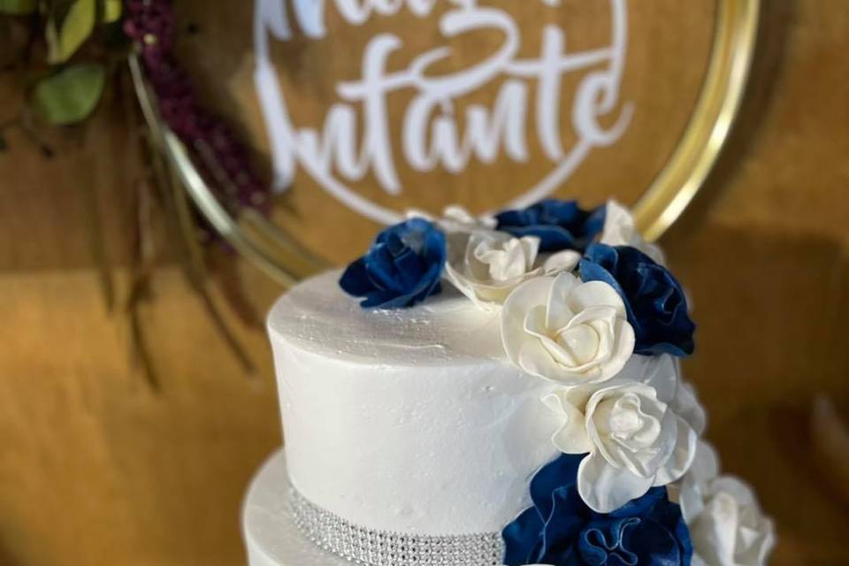 Pastel boda caída azul