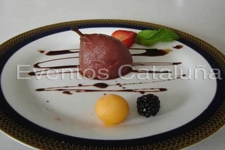 Peras al vino tinto