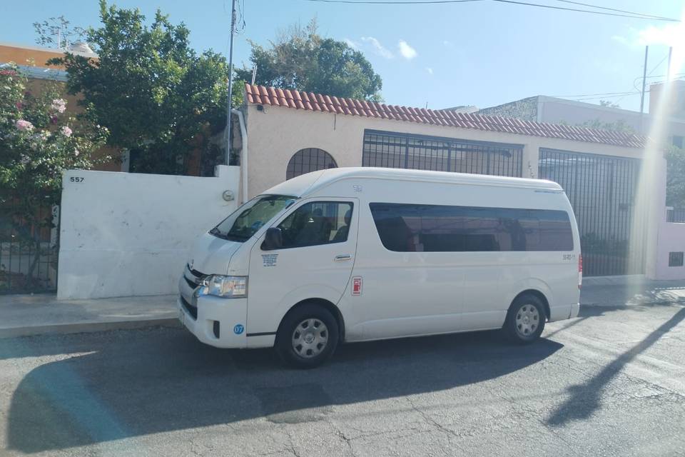 Toyota hasta 13 pax