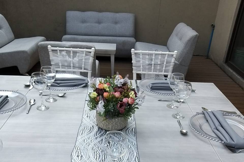 Mesa cuadrada vintage