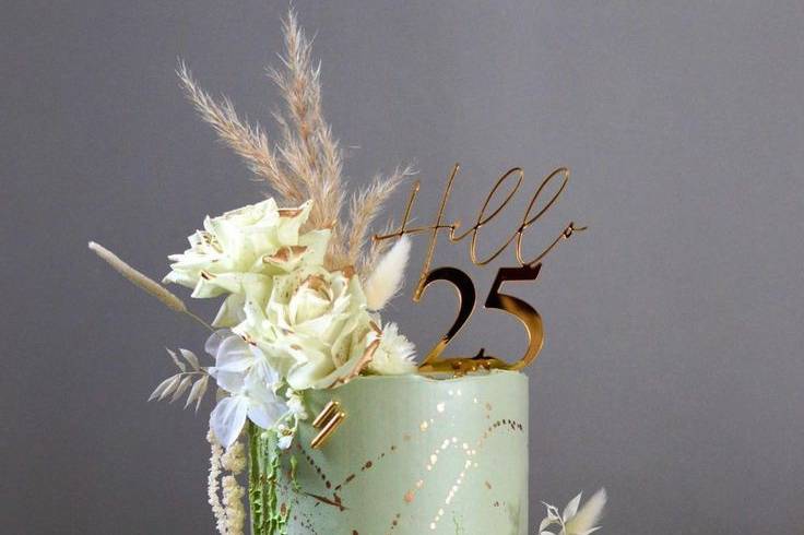 Pastel con flores naturales