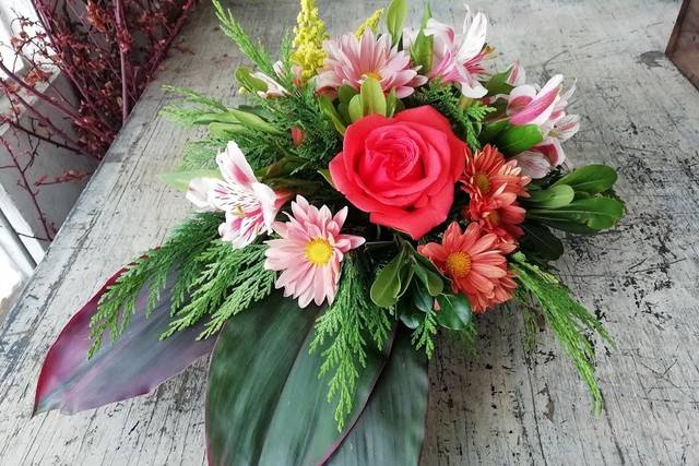 Ramo de novia de flores preservadas rojo “Carmín”