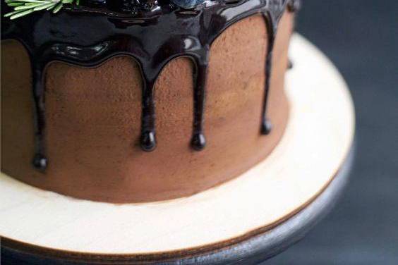 Chocolate drip cake cumpleaños