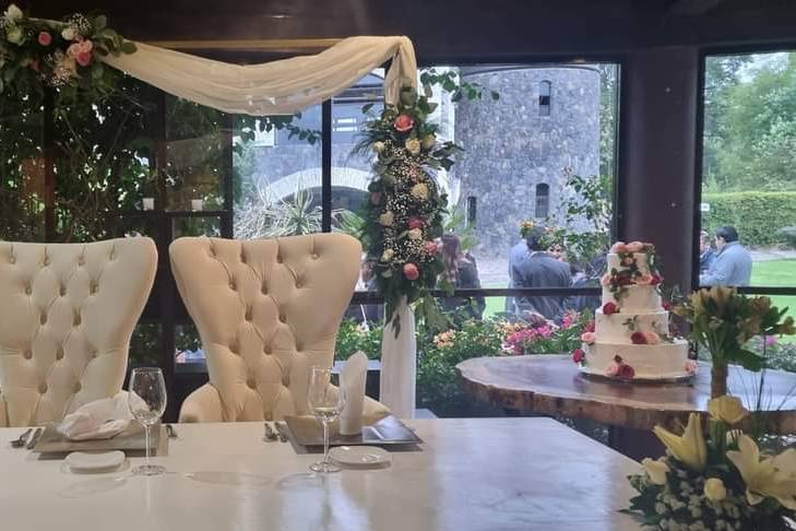 Decoracion para mesa de novios