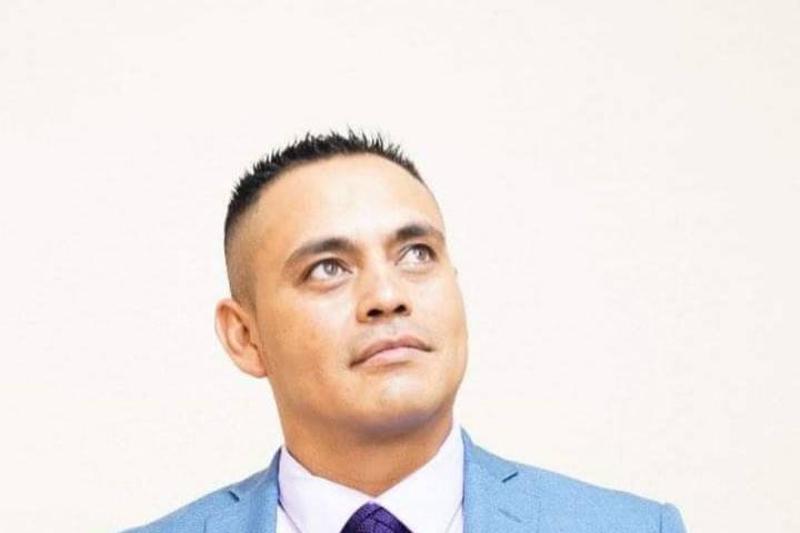 Miguel: Guitarra y Primera Voz
