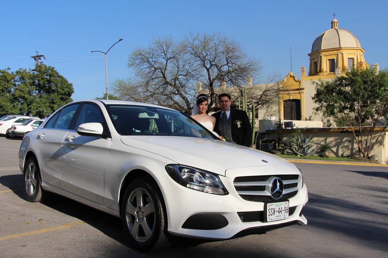 Las mejores empresas de renta de autos para boda y limusinas