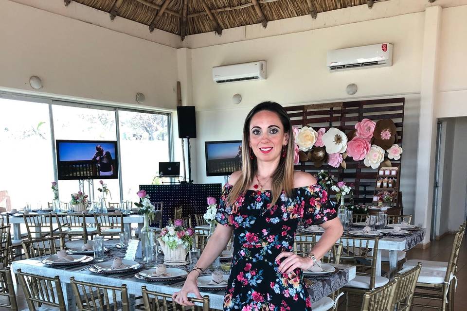 Vanessa Roiz Wedding & Event Planner