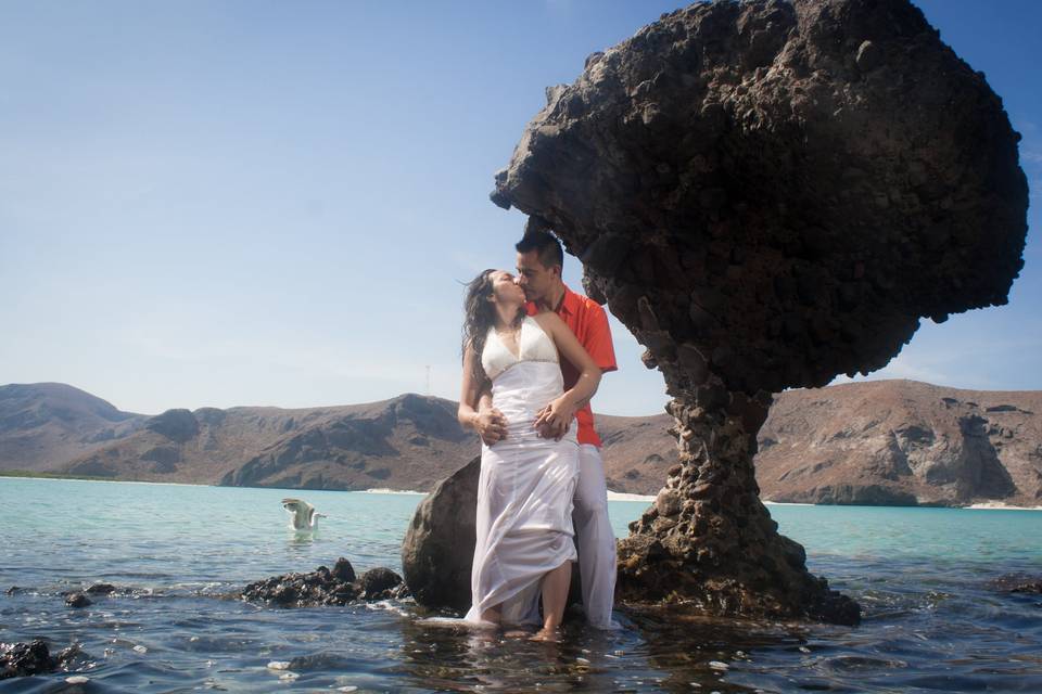 Trash the dress (balandra)