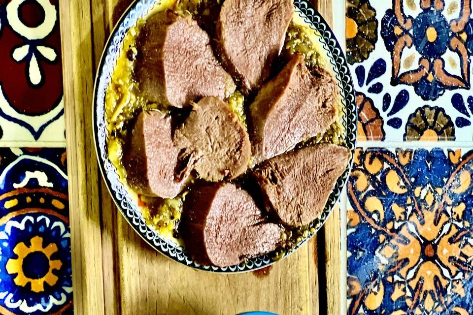 Lengua al horno en salsa
