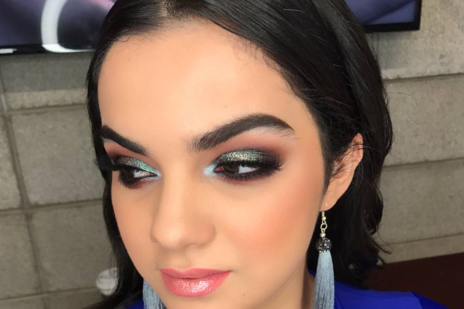 Julia Venegas Makeup