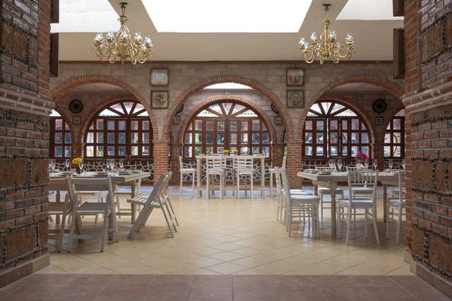 Salón El Sombrero