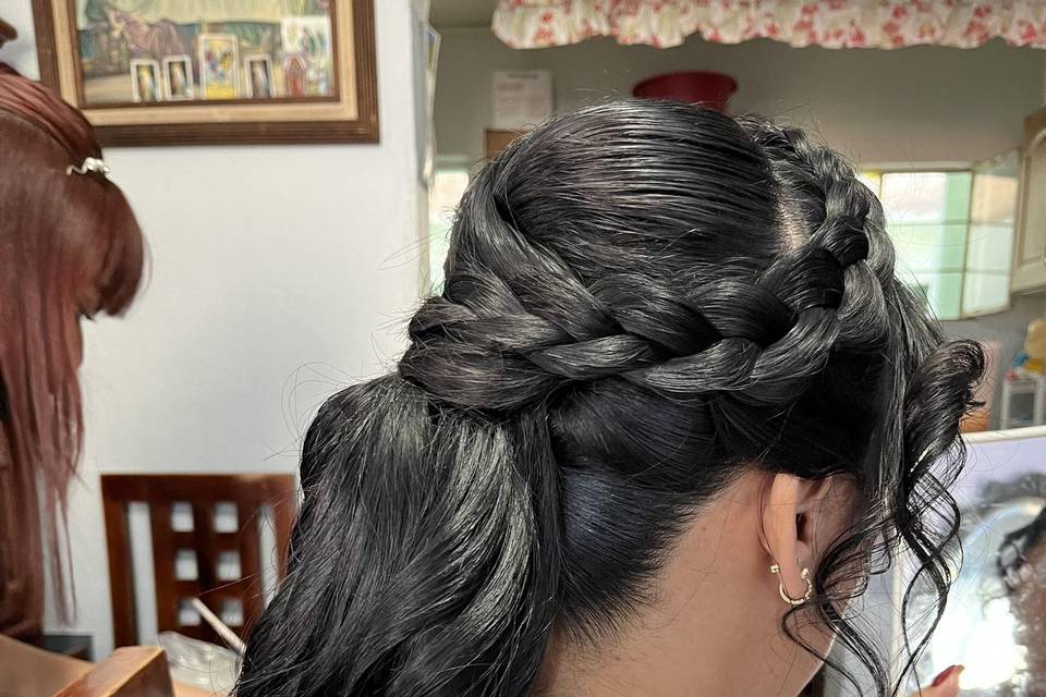 Recogido con ondas y trenza