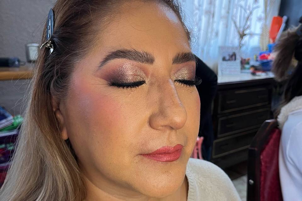 Maquillaje social rosados