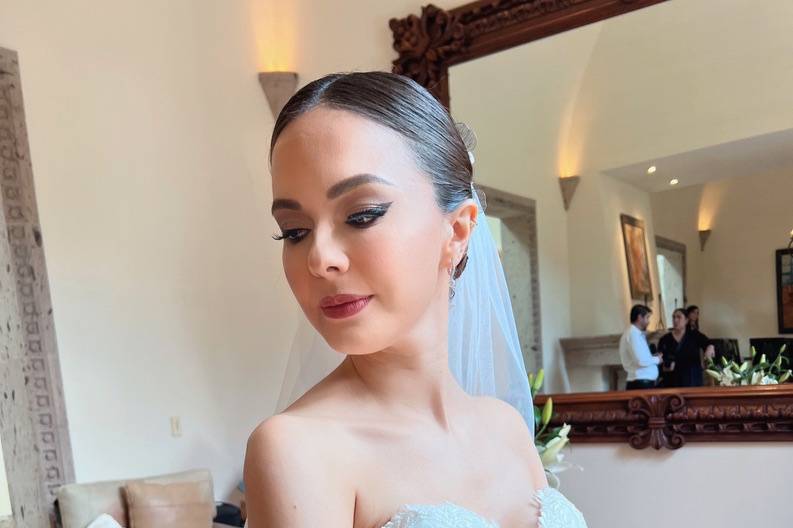 Maquillaje y Peinado Novia