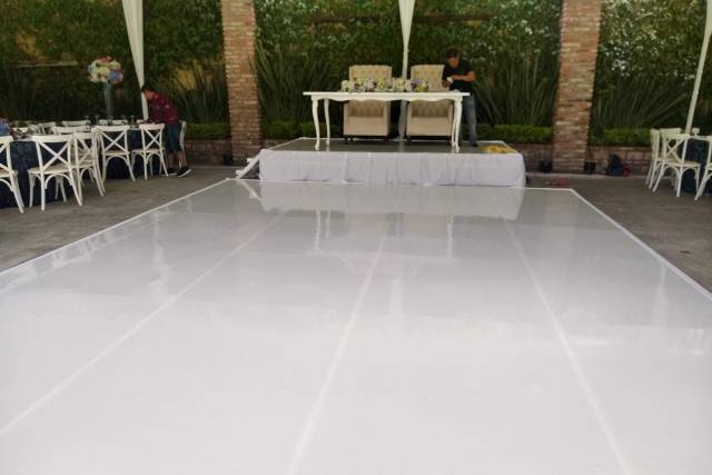 Mesa principal y pista