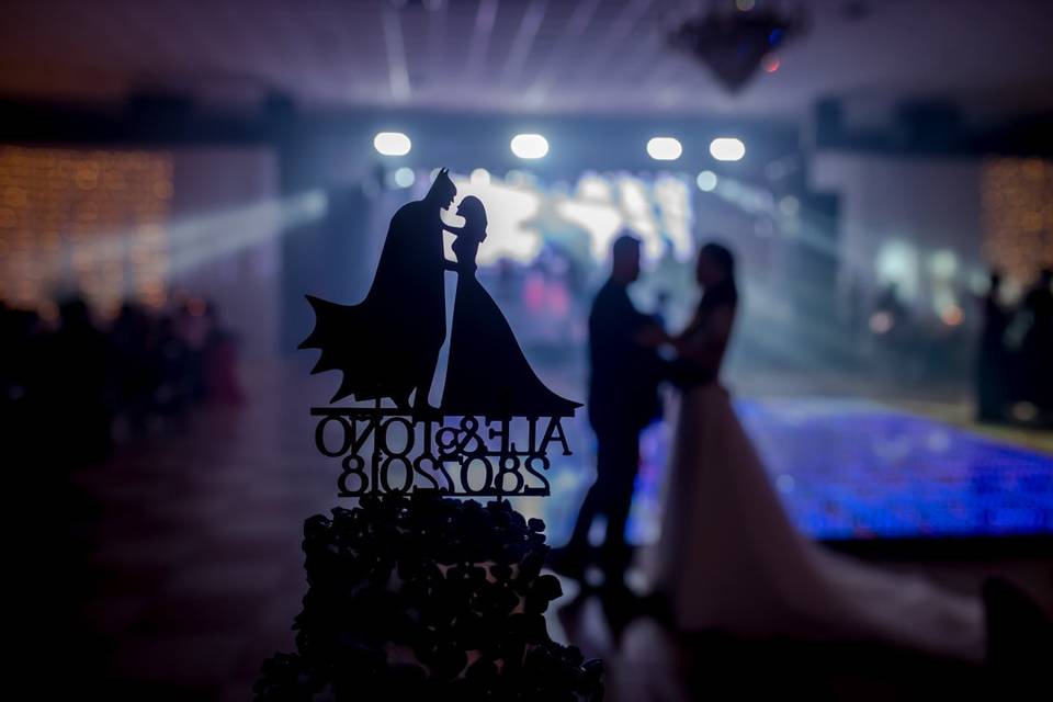 Cake topper