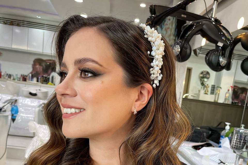 Peinado y maquillaje de novia