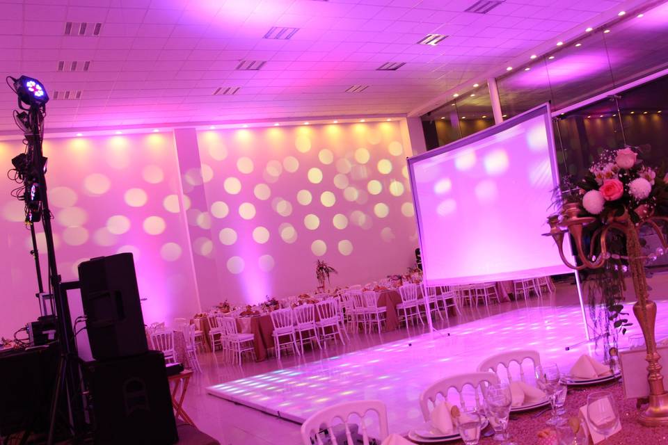 Iluminación y pista de baile