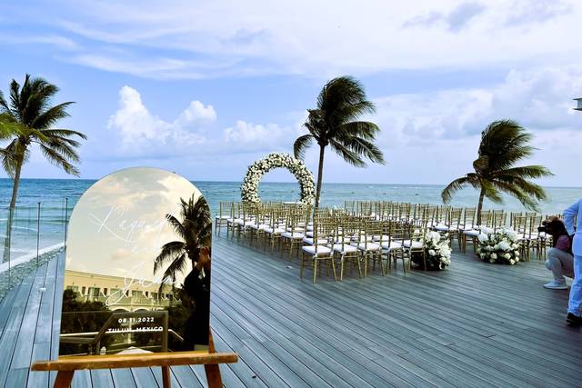 Ceremonia en terraza frente al mar