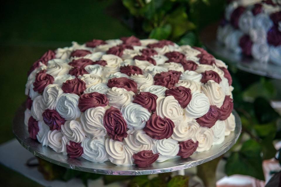Hermoso pastel de rosas