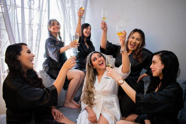 Listas para la boda