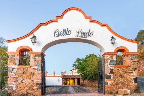 Hotel Cielito Lindo