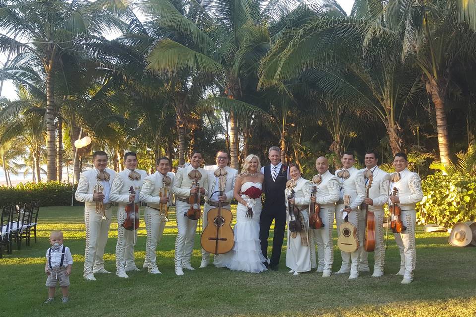 EL traje blanco para bodas