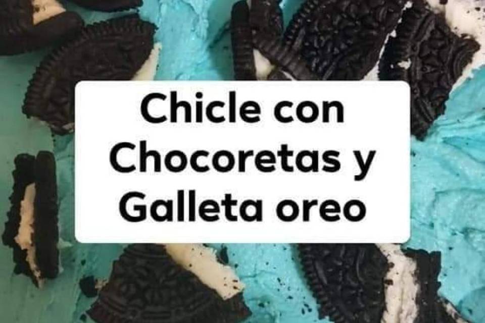 Galleta oreo con chicle azum