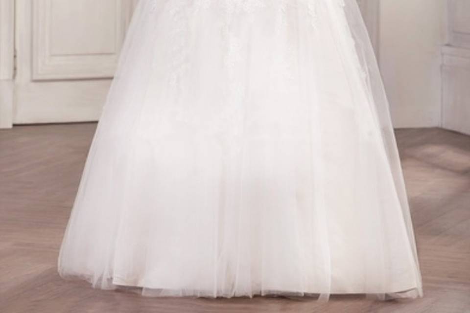 Carola Wedding & Evening Dresses