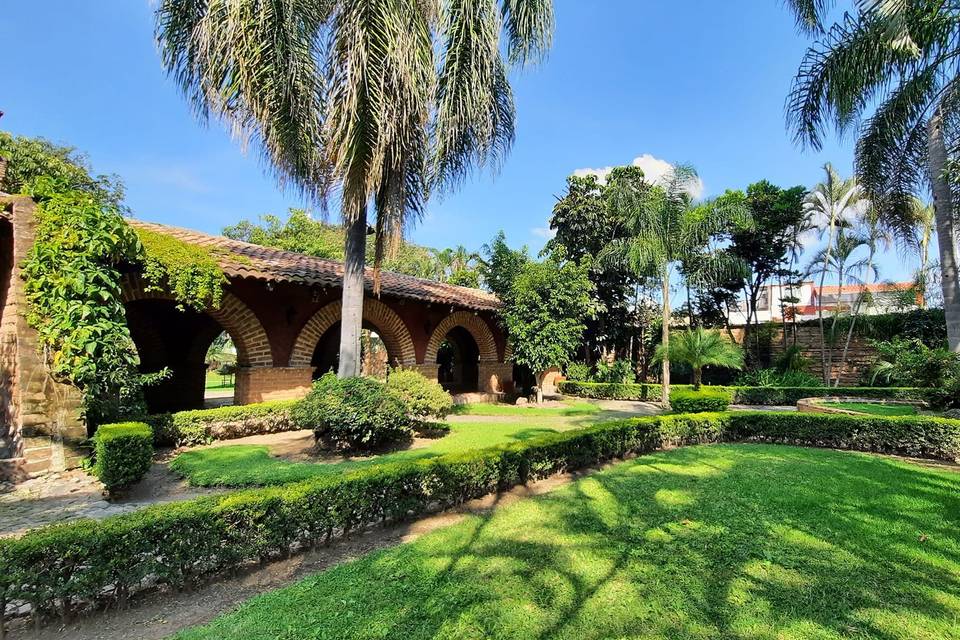 Antigua Hacienda La Mora