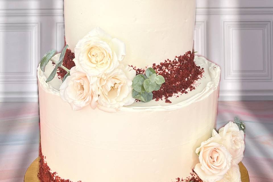 Pastel con figuras de fondant