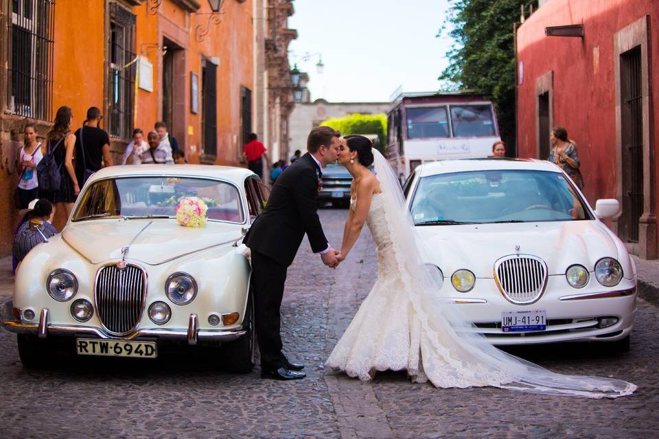 Novios felices