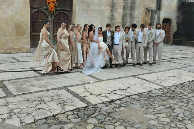 M&R DETRAS DE CAMARAS
