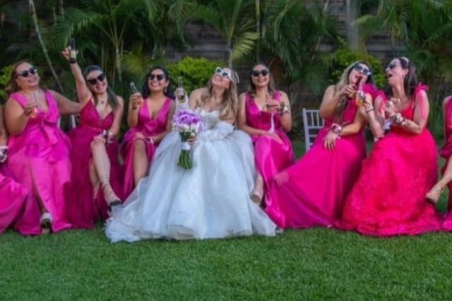 K&E LAS MEJORES DAMAS