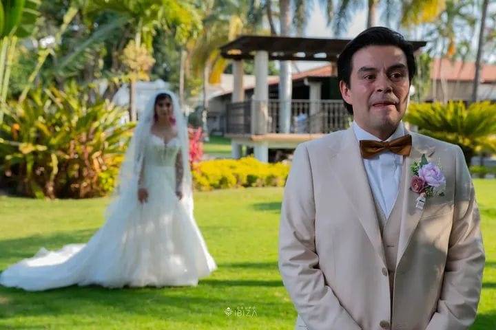 S&E FIRST LOOK