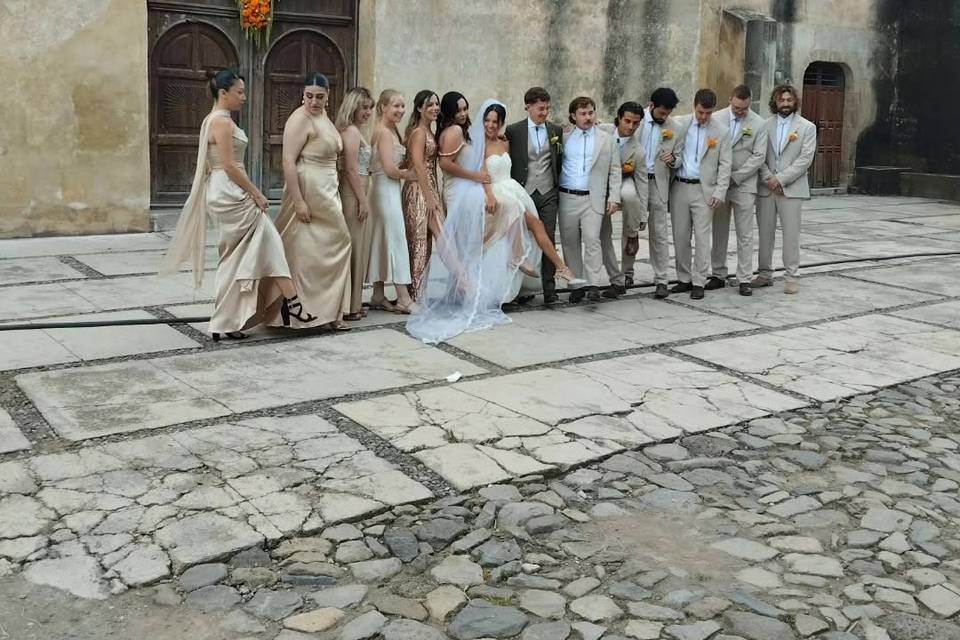 M&R DETRAS DE CAMARAS
