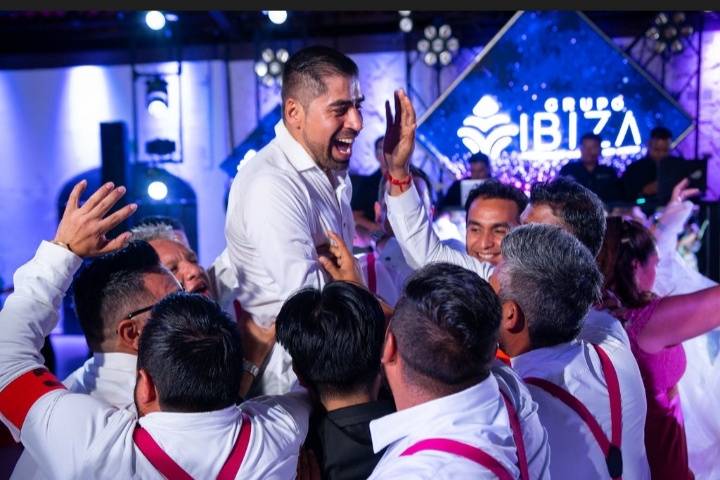 K&E A DIVERTIRSE!