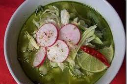 Boda típica con pozole verde