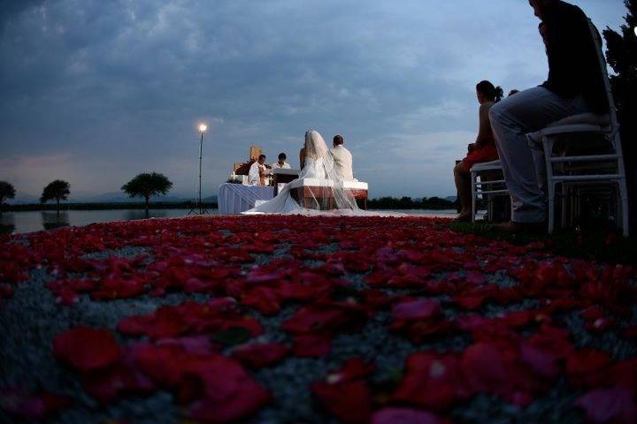 Ceremonias a la orilla del lag